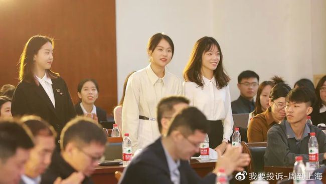 北化大学、东华大学的学生组队将苹果公司告上法庭，公益诉讼要求苹果必须履行附带充电器义务