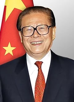 江泽民逝世中国共产党中央委员会、中华人民共和国全国人民代表大会常务委员会、中华人民共和国国务院、中国人民政治协商会议全国委员会、中国共产党和中华人民共和国中央军事委员会，极其悲痛地向全党全军全国各族人民通告：我们敬爱的江泽民同志患白血病合并多脏器功能衰竭，抢救无效，于2022年11月30日12时13分在上海逝世，享年96岁