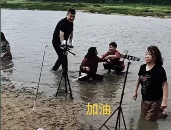 警惕网红打加油牌警惕网红打加油牌