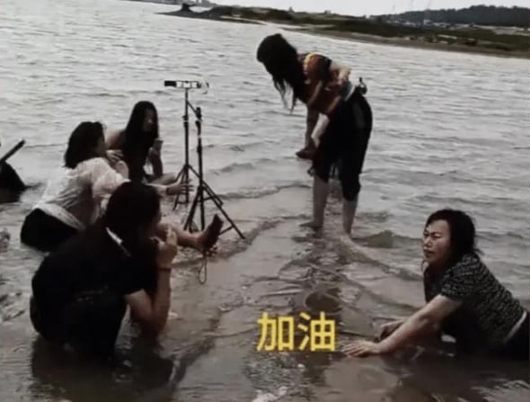 警惕网红打加油牌警惕网红打加油牌